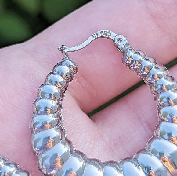 Vintage sterling silver 925 pierced earrings hollow shrimp hoops - Picture 4 of 5